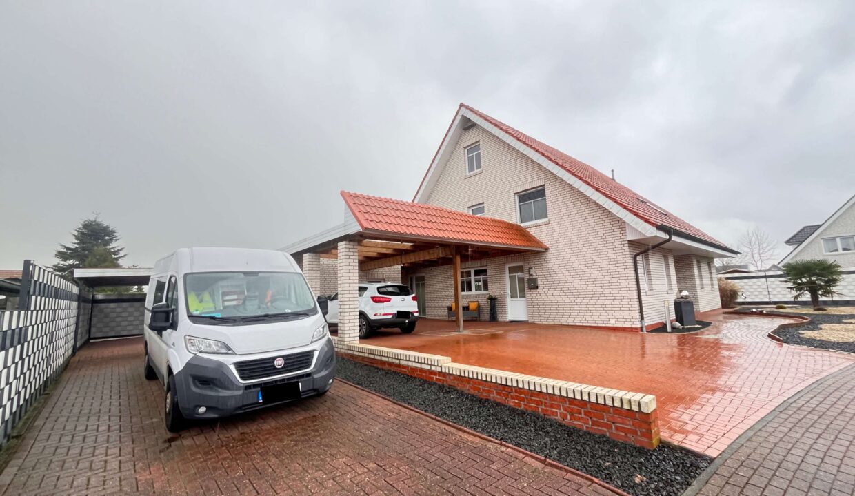 Doppelcarport u. Wohnmobilstellplatz