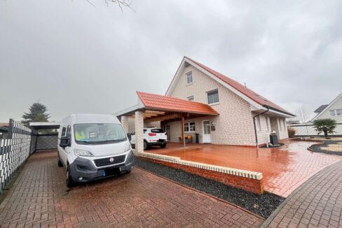 Doppelcarport u. Wohnmobilstellplatz