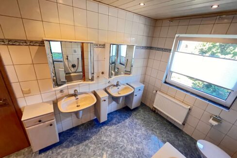 Badezimmer EG