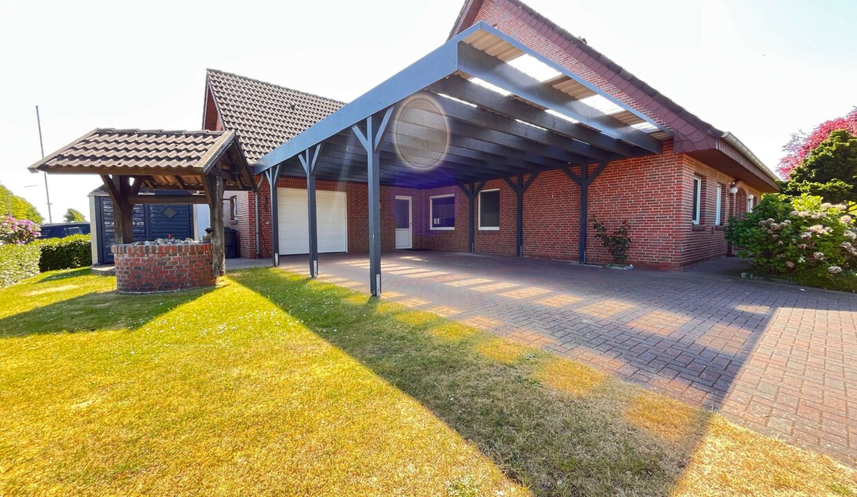 Carport und Garage