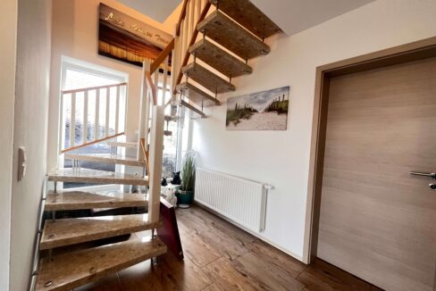 Flur Treppe zum OG