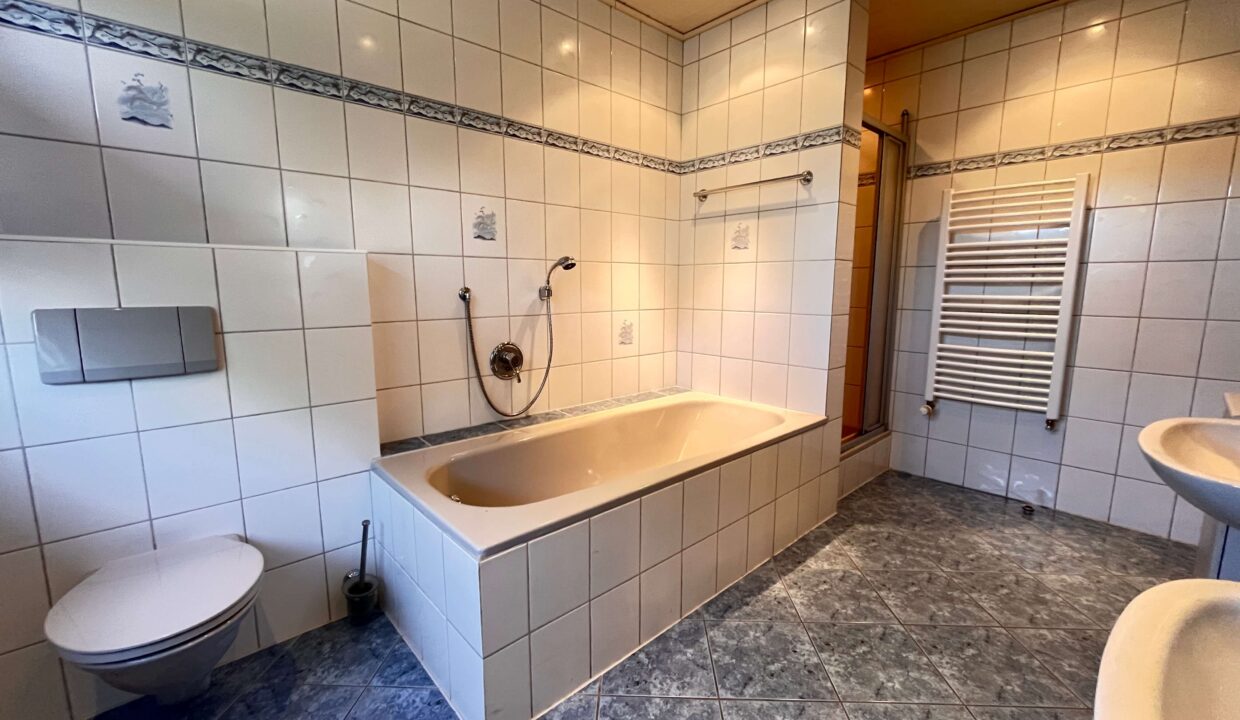 Badezimmer EG