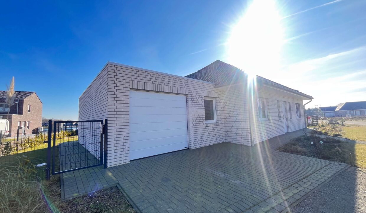Hausansicht Garage