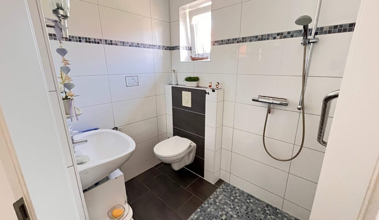 Duschbad EG