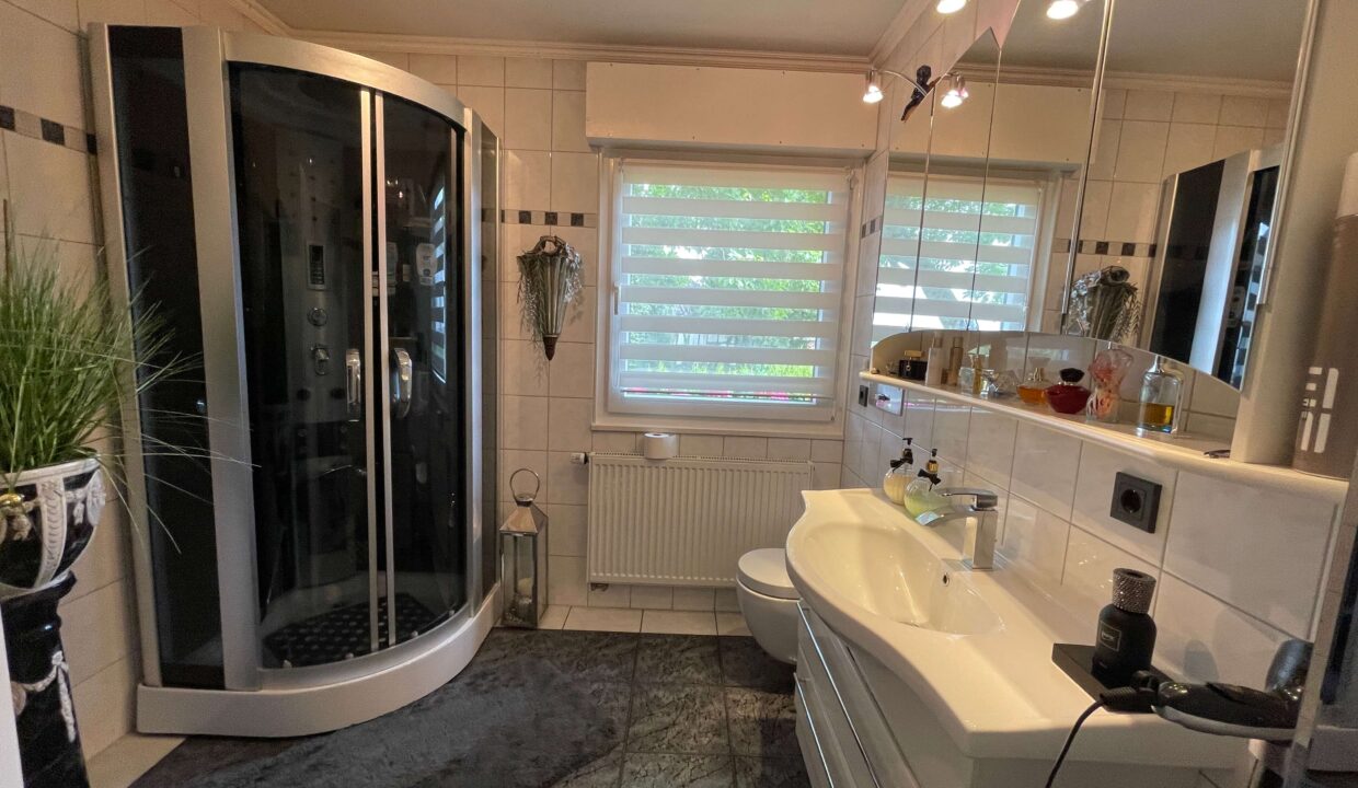 Badezimmer EG