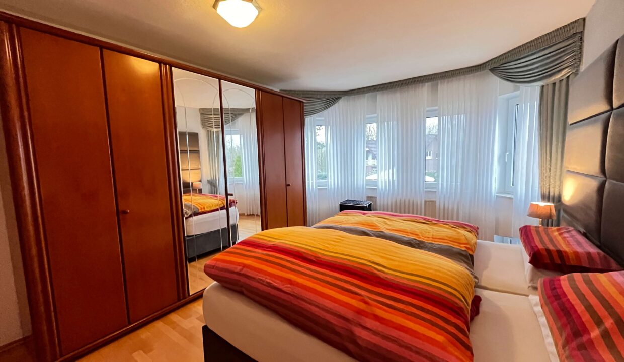 Schlafzimmer mi Erker