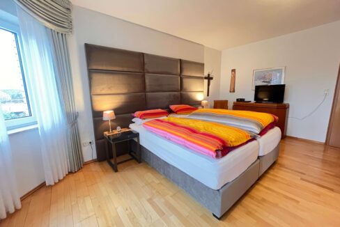 Schlafzimmer mit Erker