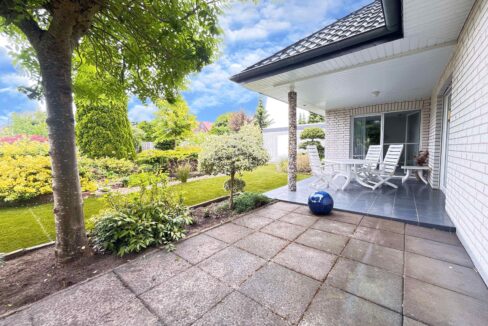 Teilüberdachte Terrasse