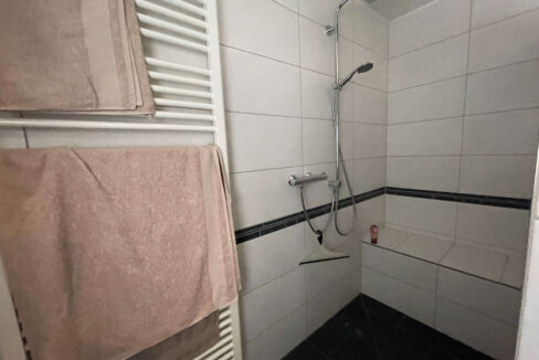 Große Dusche