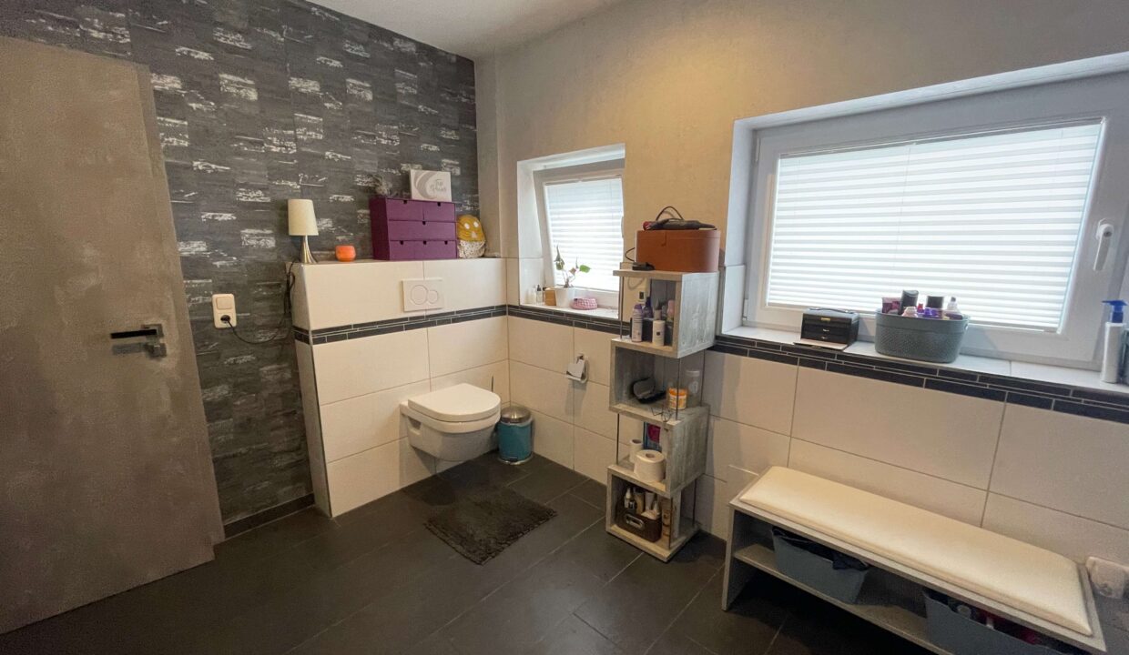 Badezimmer EG