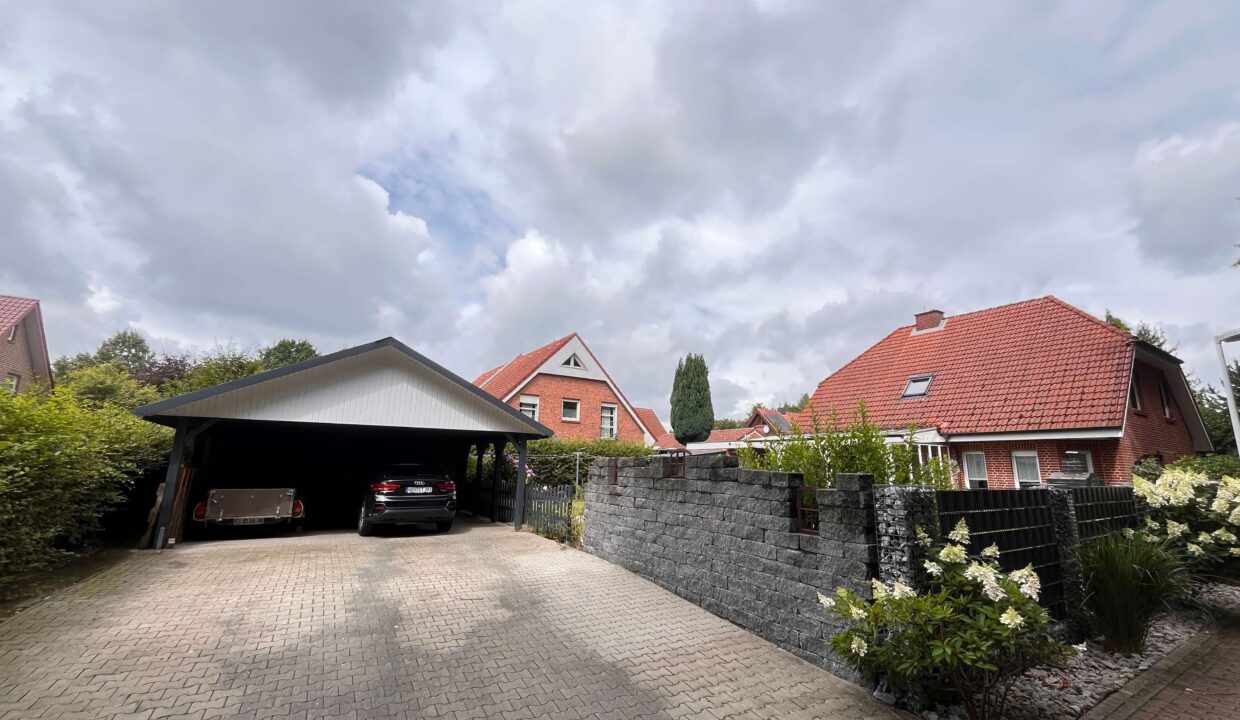 Separater Doppelcarport