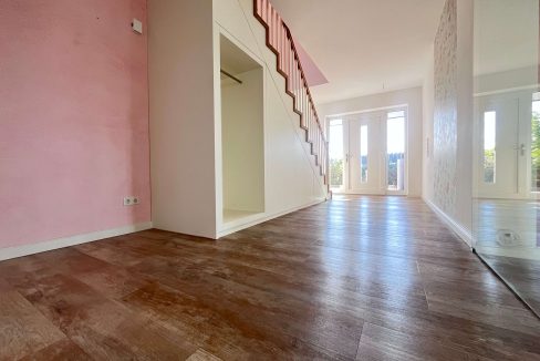 Einbauschrank unter der Treppe