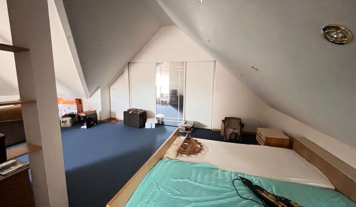 Studiozimmer OG