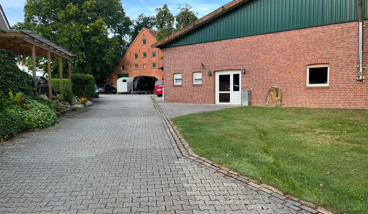 Zufahrt Reithalle