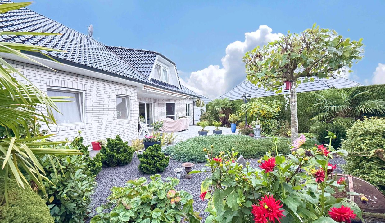 Hausansicht Garten