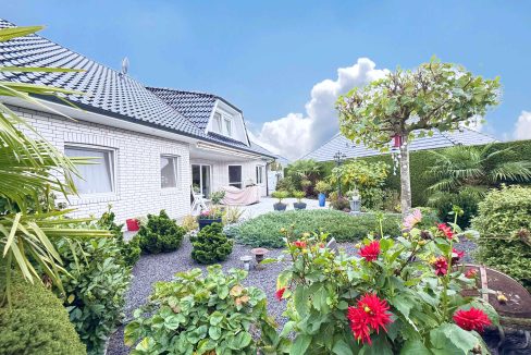 Hausansicht Garten