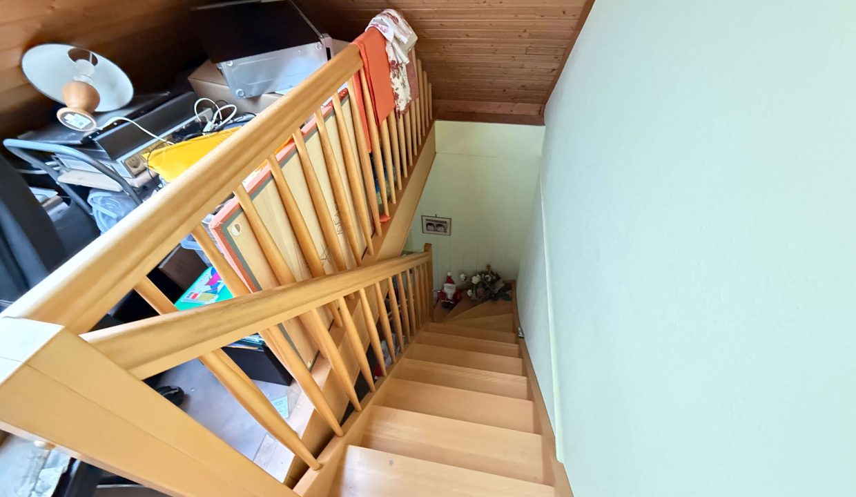 Treppe zum Dachgeschoss