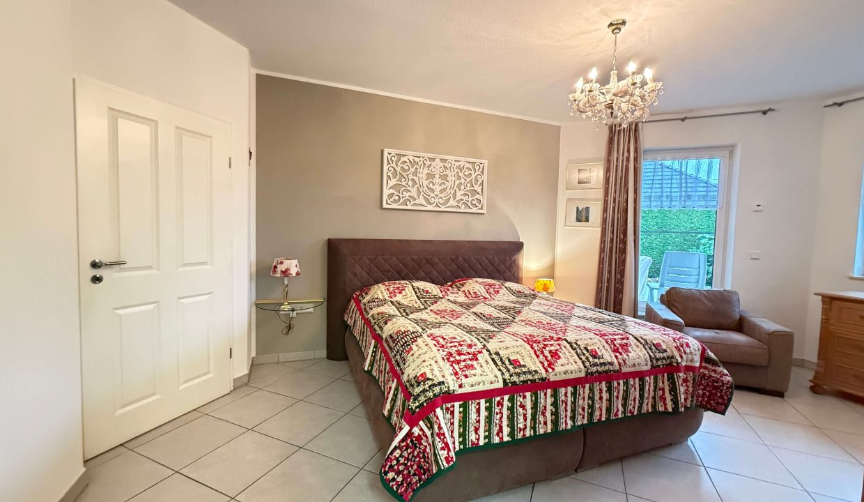 Schlafzimmer EG