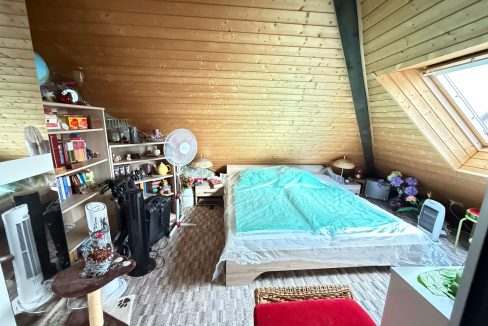 Dachobden teilweise ausgebaut