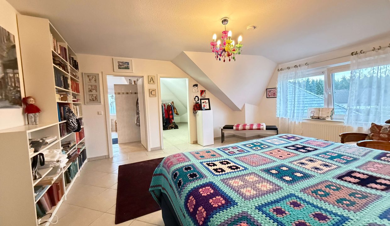 Schlafzimmer OG