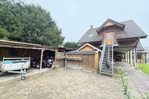 Außentreppe zur Oberwohnung