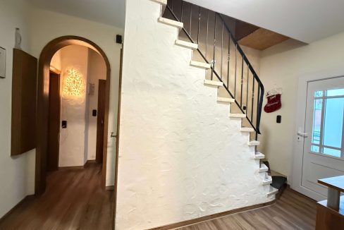 Innentreppe zur Oberwohnung