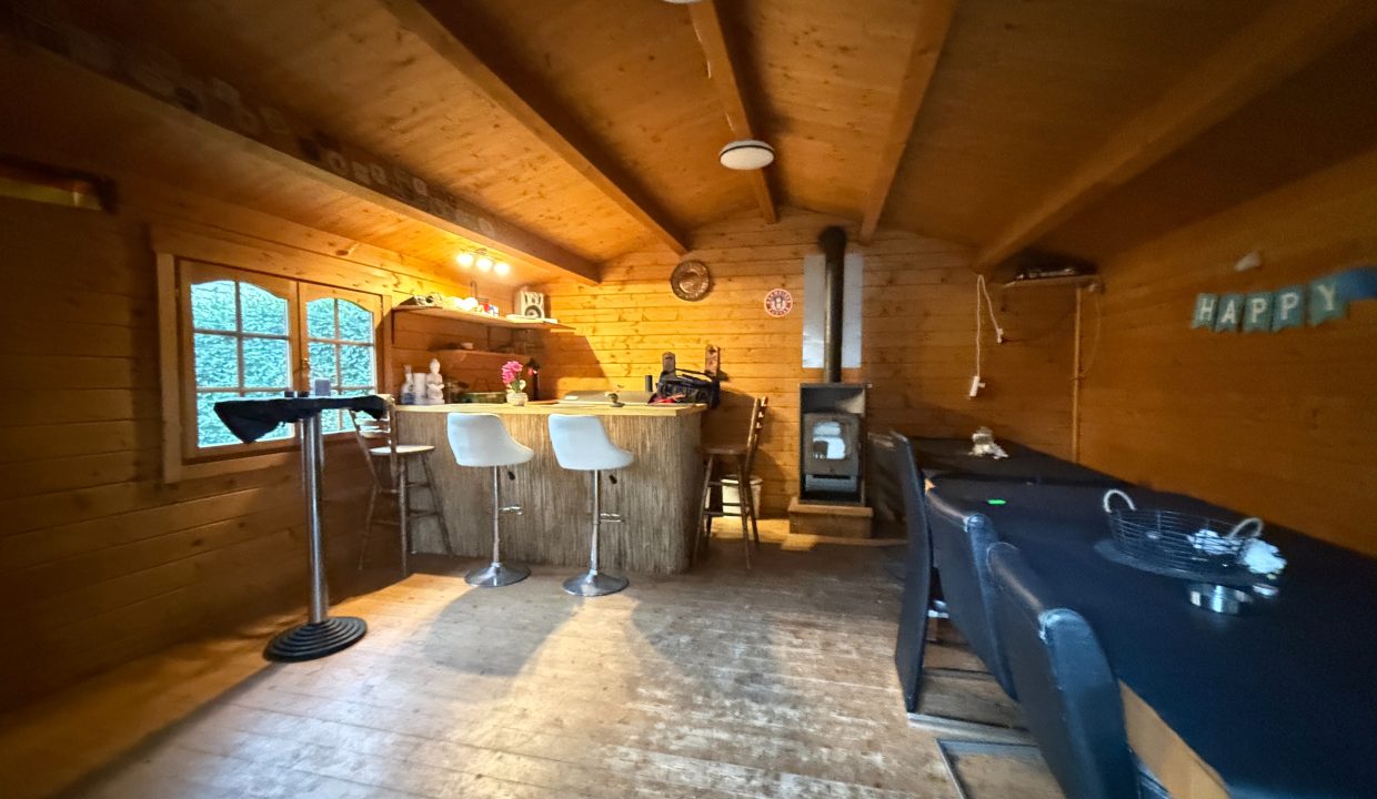 Gartenhaus mit Kamin