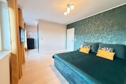 Schlafzimmer mit Ankleide