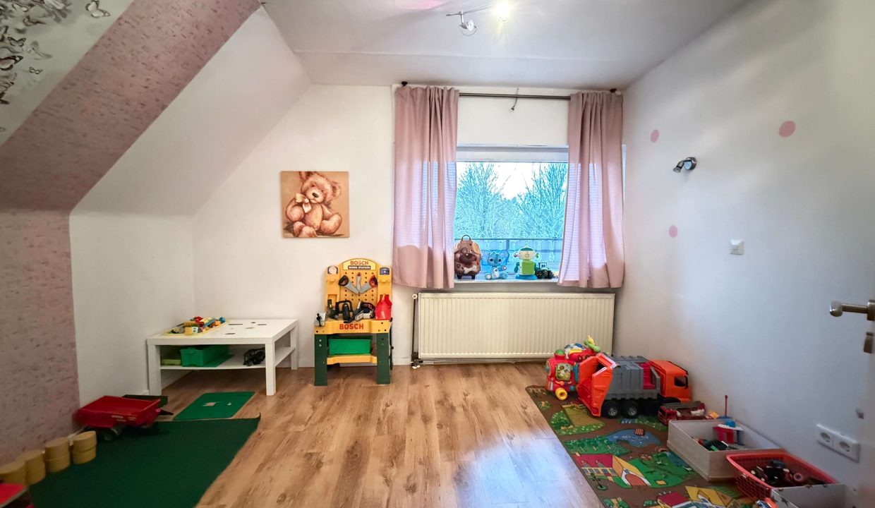 Schlafzimmer DG