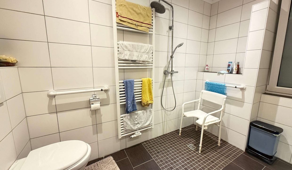 Badezimmer EG