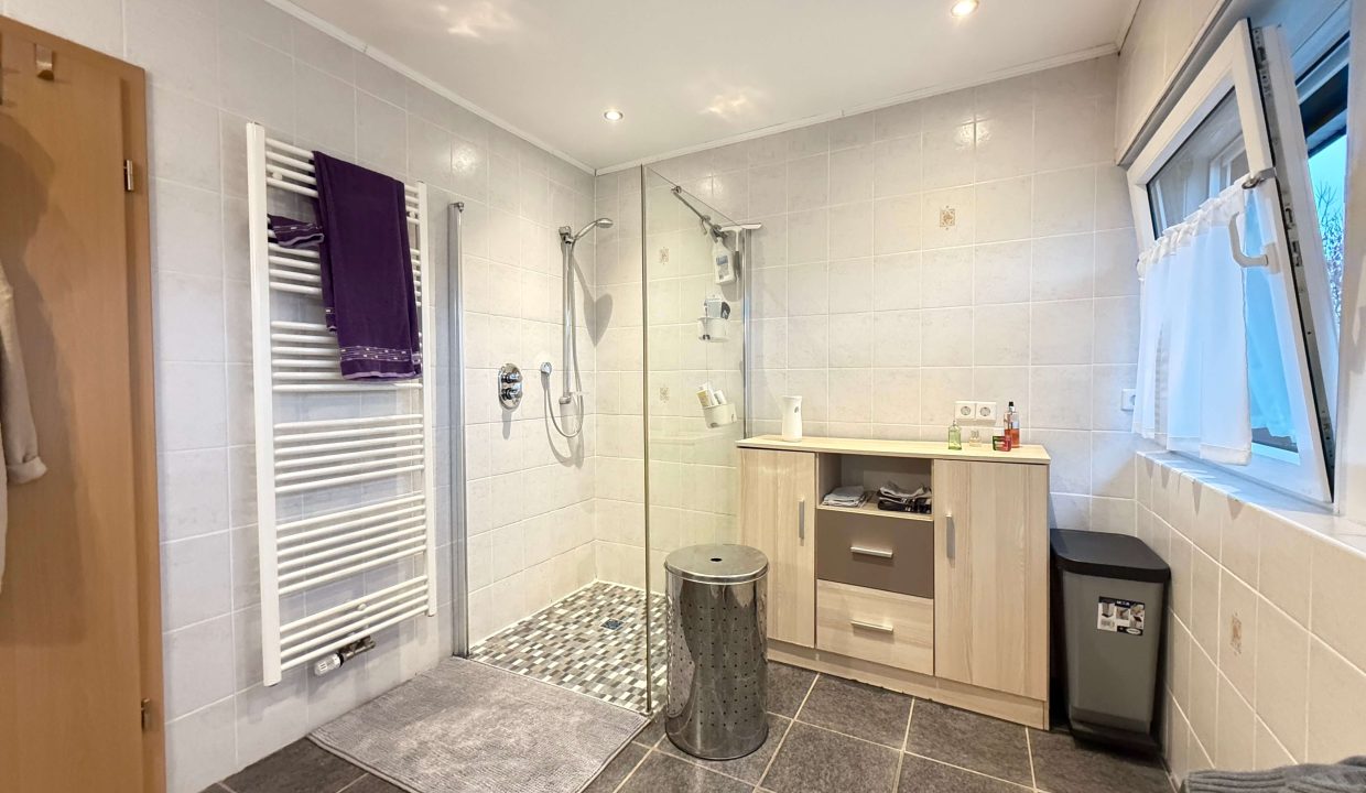 Badezimmer DG