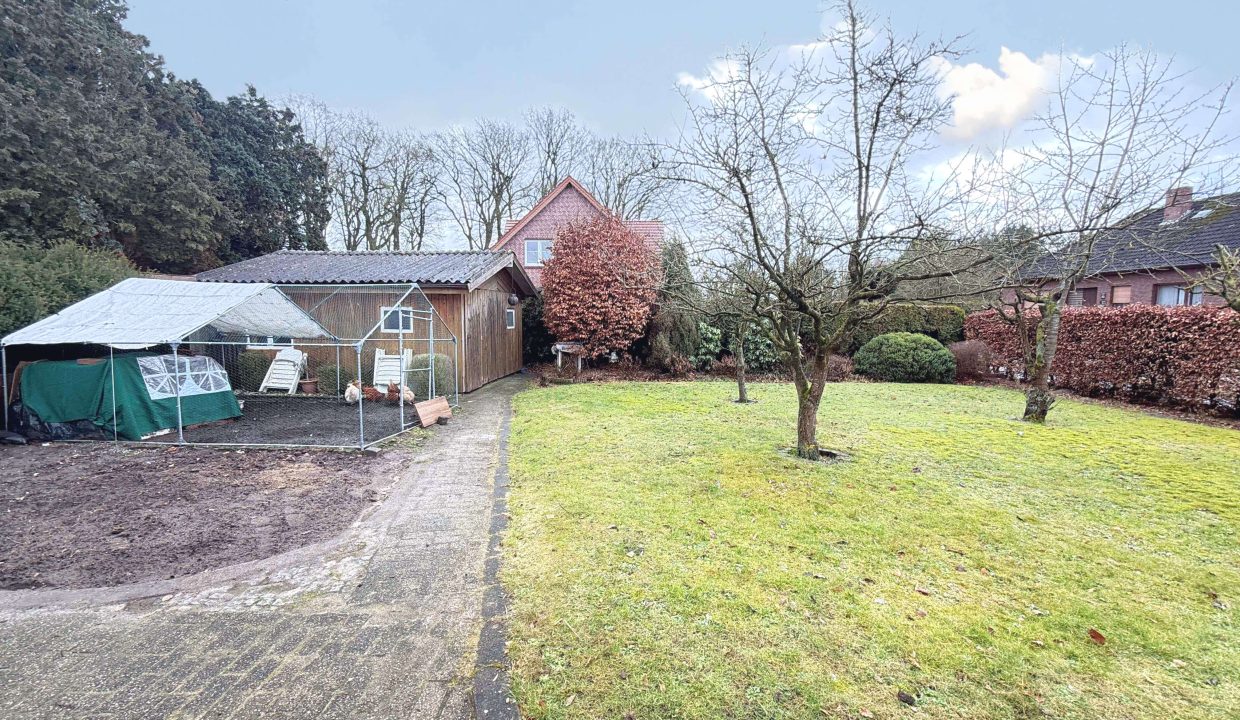 Garten mit Gartenhaus