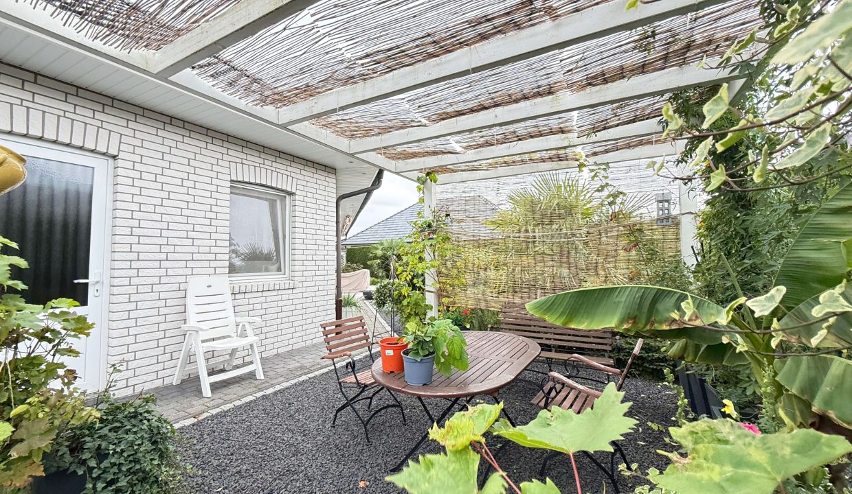 Sonniger Gartensitzplatz