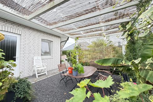 Sonniger Gartensitzplatz