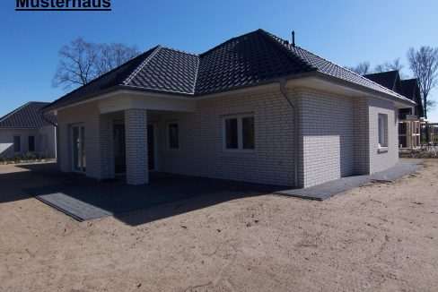 Teilüberdachte Terrasse