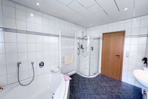 Badezimmer EG2