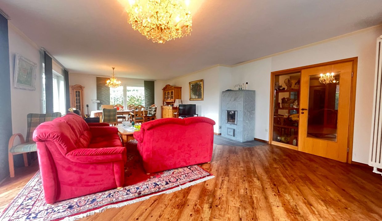 Wohnzimmer mit Specksteinofen