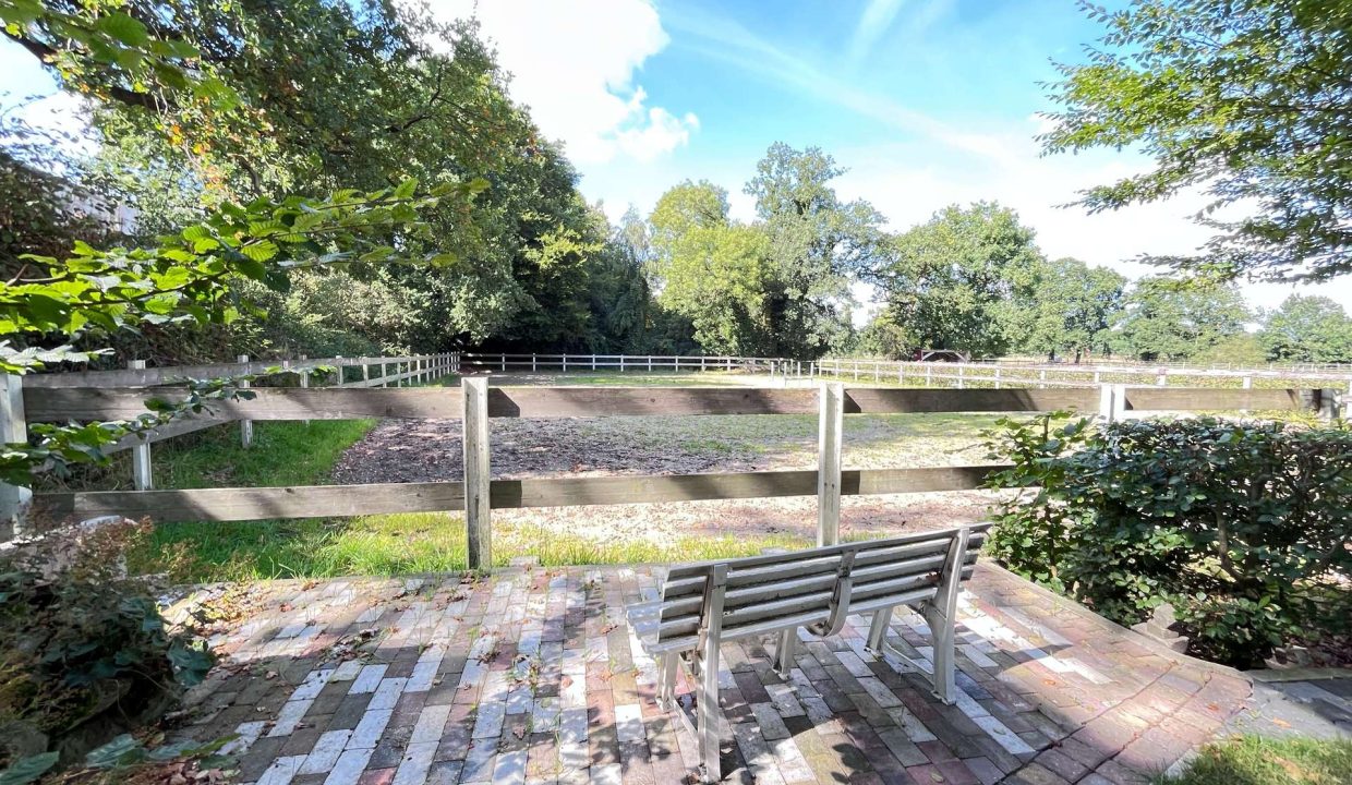 Außenreitplatz 50x30m²