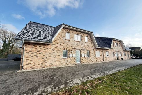 Haus mit 8 Wohneinheiten