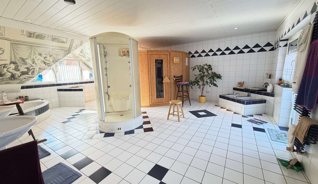 Badezimmer mit Sauna