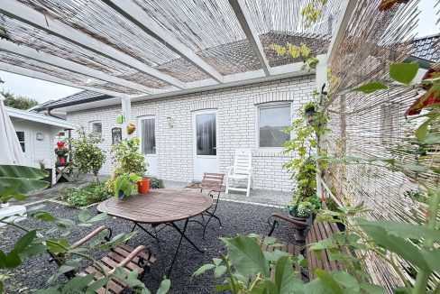 Sonniger Gartensitzplatz