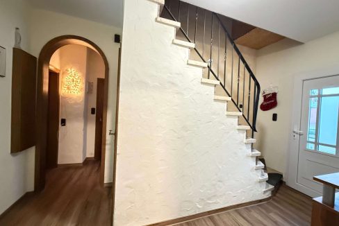 Innentreppe zur Oberwohnung
