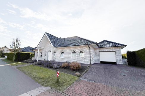 Weißer Top-Bungalow