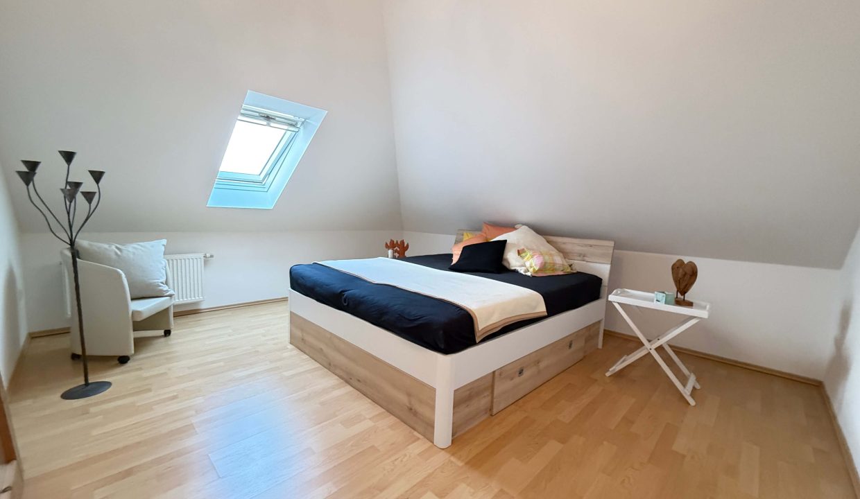 Schlafzimmer OG