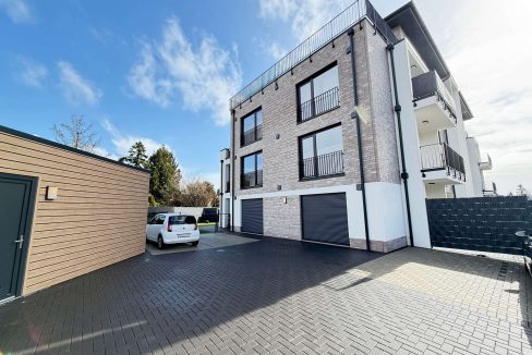 Stellplätze am Haus