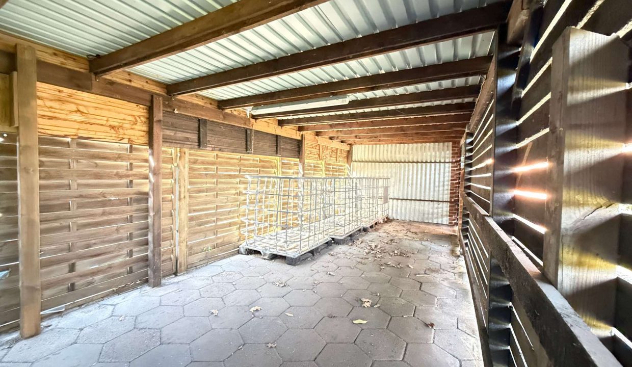 Holzlager / Geräteraum