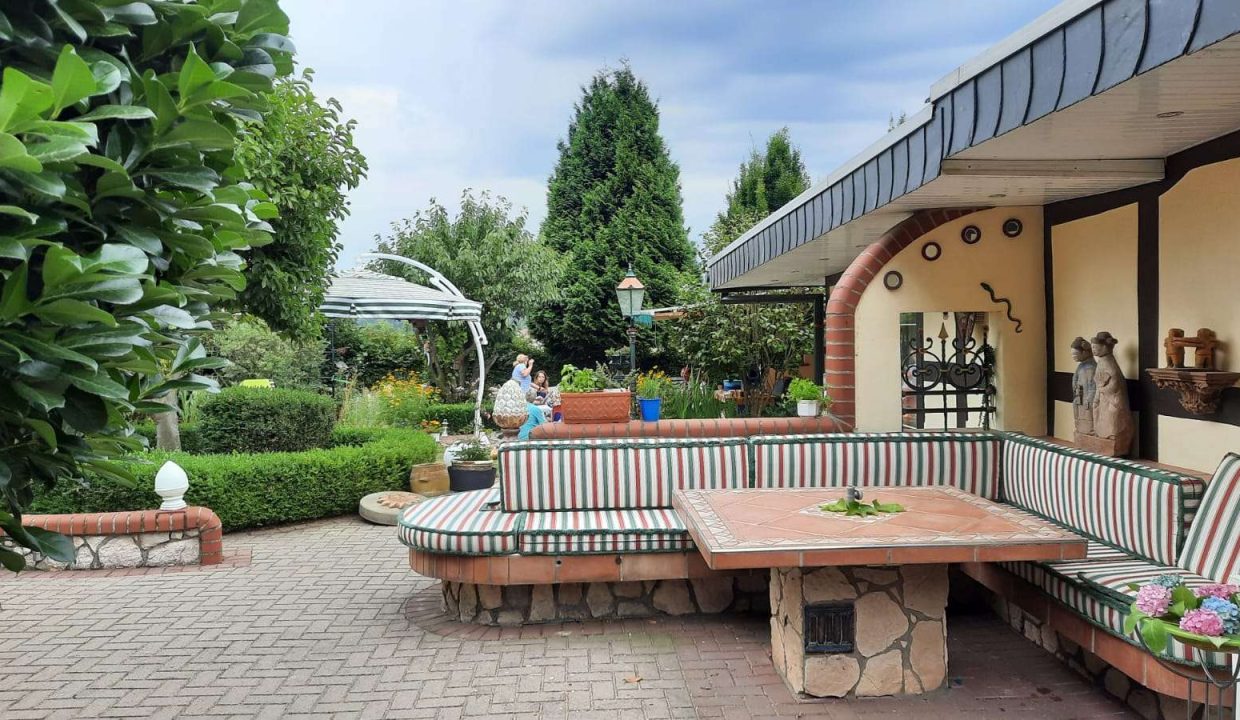 Gartenbank mit Sitzkissen