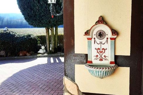 Brunnen am Haus