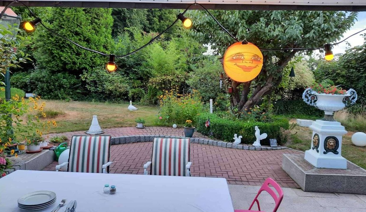 Terrasse mit Lampion