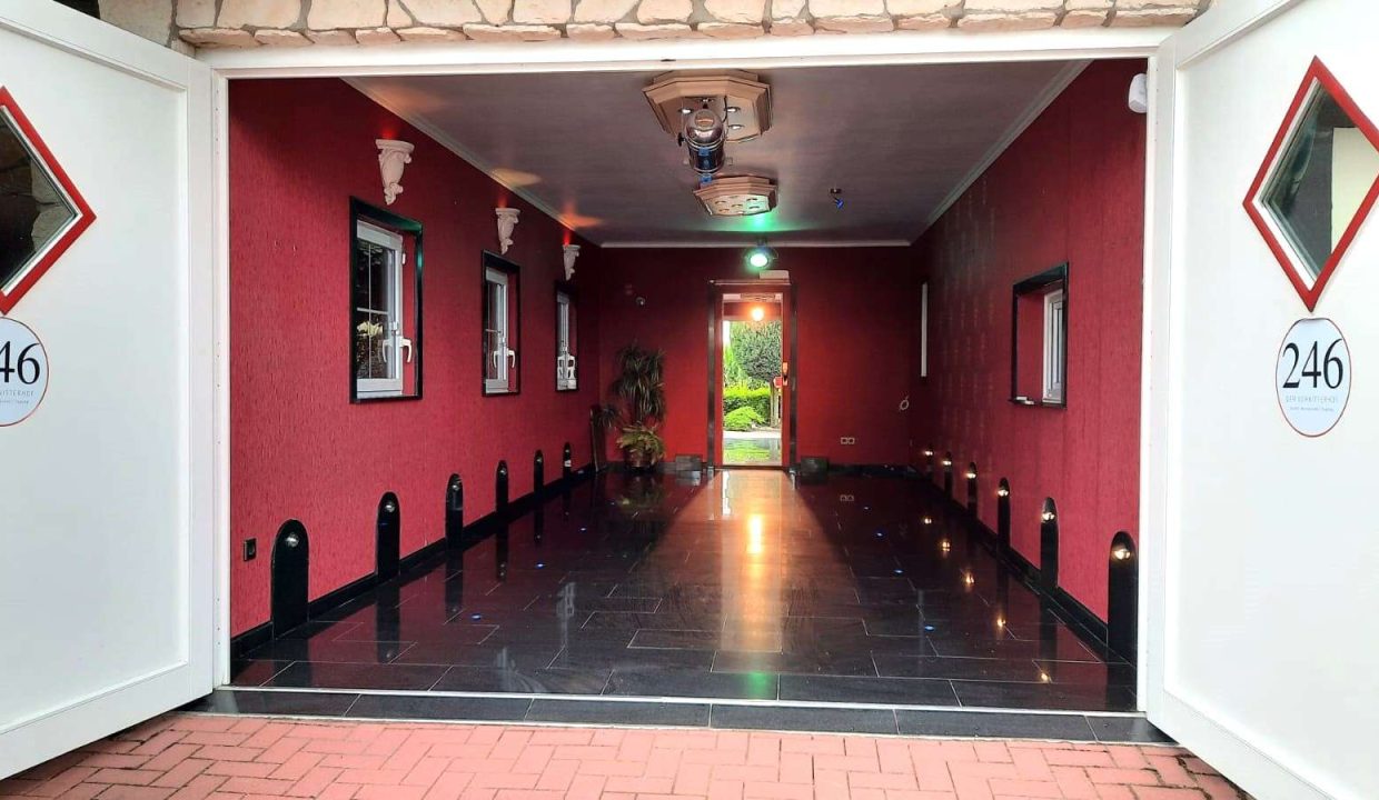 Garage Salon